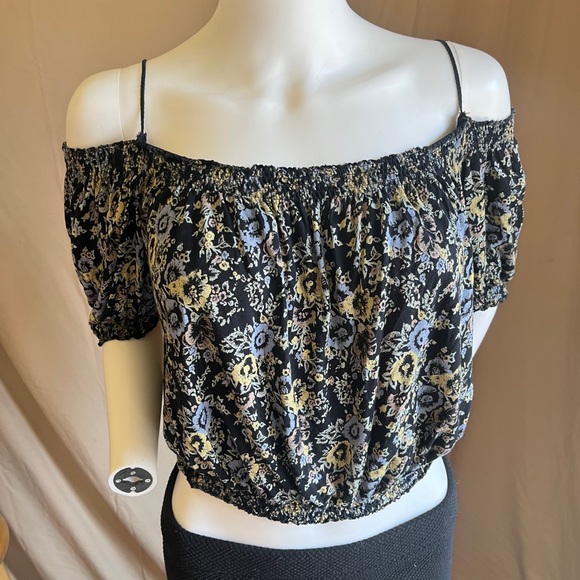 Free People peasant style bare shoulder floral top - Picture 6 of 6